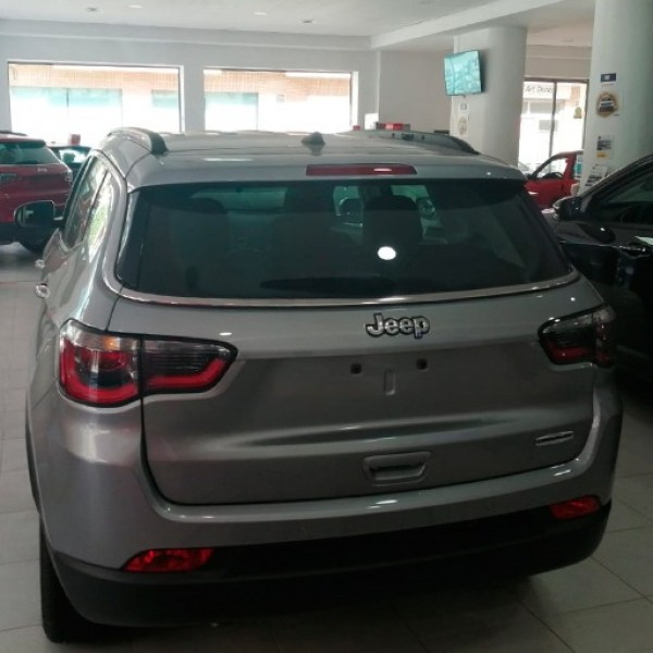 JEEP Compass 1.6 Mjt Longitude 4x2 JEEP Compass 1.6 Mjt Longitude 4x2